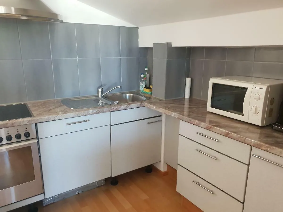 Apartment Luca プーラ